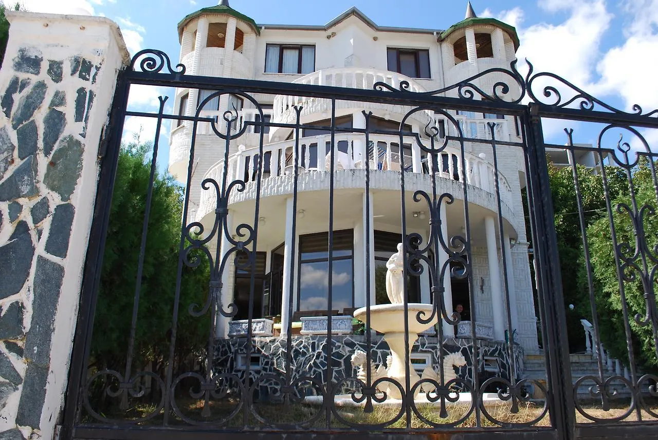 White Castle Hotel Golden Sands